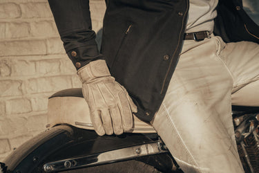 Age of Glory Rover Waxed Leather Gloves - Aged White - MOTOCCINO